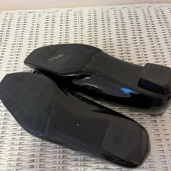 SOLD Authentic Roger Vivier flats - Picture 3 of 8